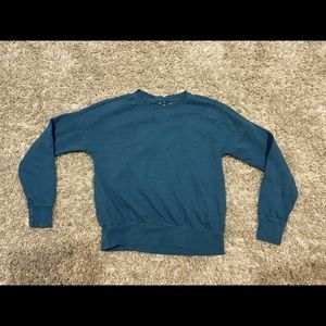 size 12 athleta girl beachy scrunch sweatshirt